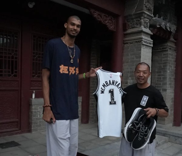手机百家家乐app安装2026最新版 少林寺延安师父道喜文班：制心一处无事不办，总决赛加油!
