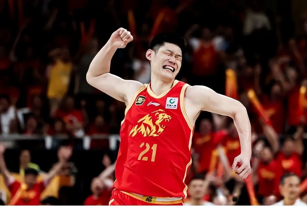 手机百家家乐app官方版 半场49-49!胡金秋爆发独砍22分，广厦逾越两位数被抹平，念念赢难