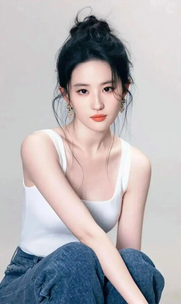 手机百家家乐app安装2026最新版 颜值太能打了! 刘亦菲素颜插足北影同学约会，38岁了还有这景色，逆天